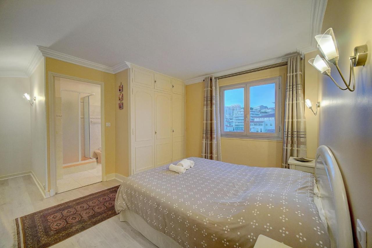 Superbe Duplex Idealement Situe Proche Plages Avec Grande Terrasse Vue Port !L A1B59 戛纳 外观 照片