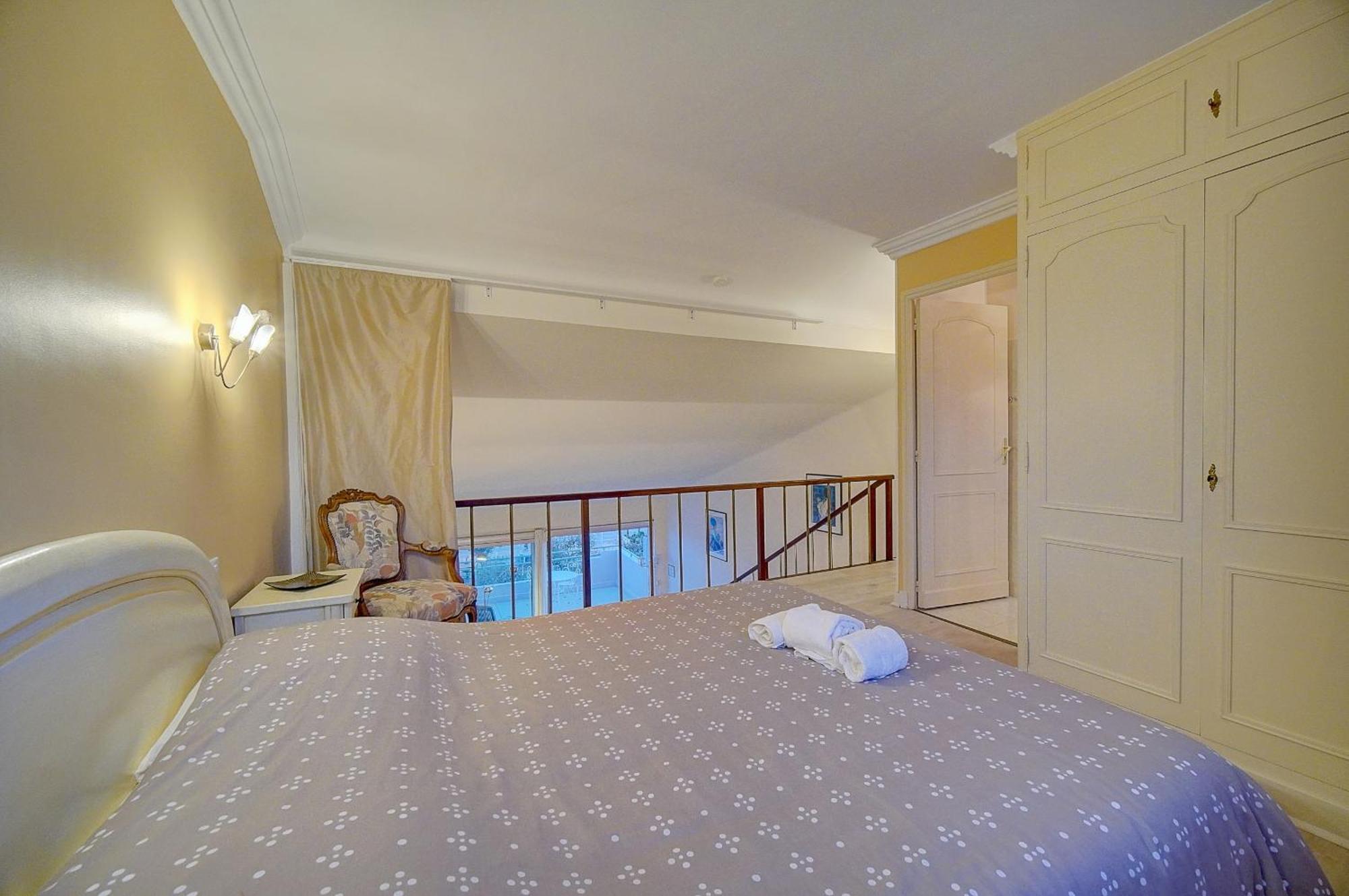Superbe Duplex Idealement Situe Proche Plages Avec Grande Terrasse Vue Port !L A1B59 戛纳 外观 照片